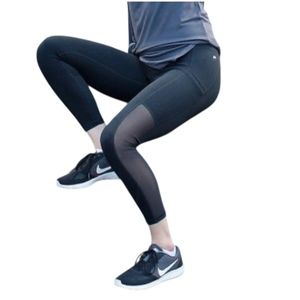 HP Fabletics High Waisted Capris, M